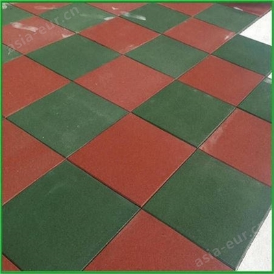 哈爾濱廣場(chǎng)預(yù)制型塑膠跑道施工全流程解析 從準(zhǔn)備、鋪裝到畫(huà)線(xiàn)